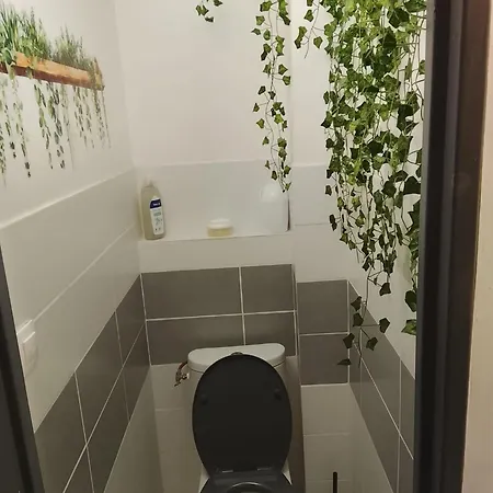 Avec Parking Lägenhet