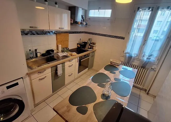 Avec Parking Lägenhet